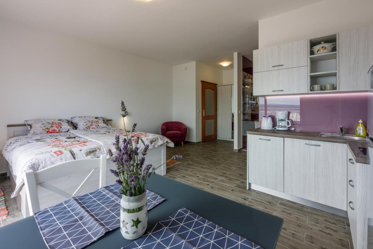 Apartmani Rino Dramalj Eksteriør bilde